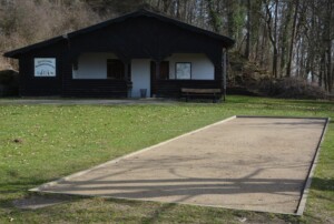 Wanderheim mit Boulebahn